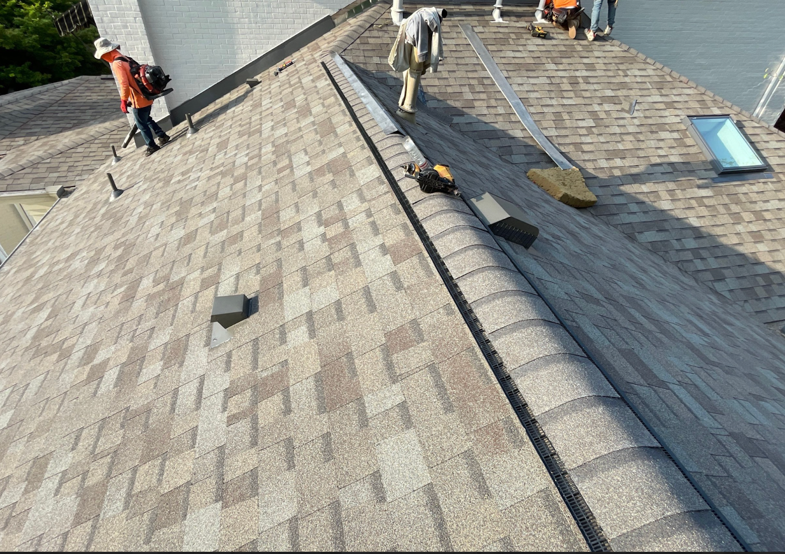 There are roofing contractors in the Memphis metro who drive through Collierville,...